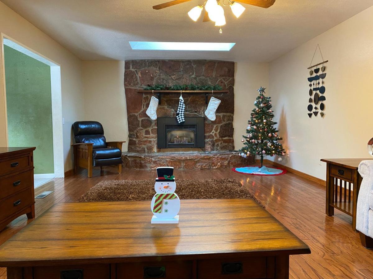 Captivating Continental Country Club Retreat With 4 Bdr And Spacious Deck! Flagstaff Ngoại thất bức ảnh